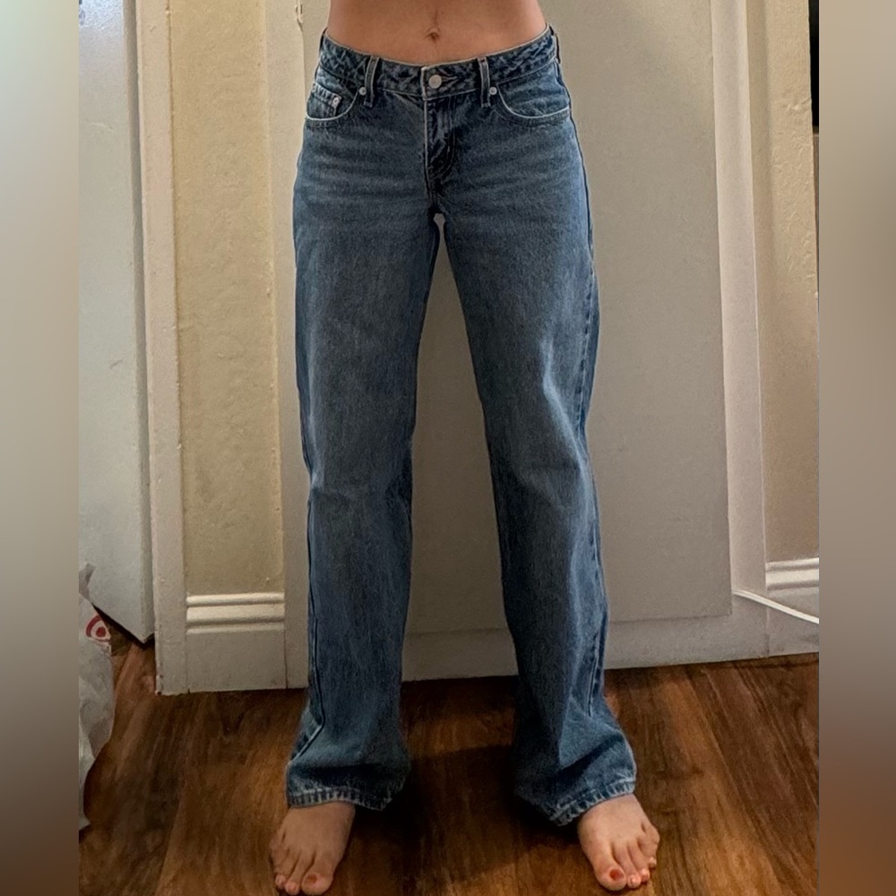 Levi’s Low Loose Medium Wash